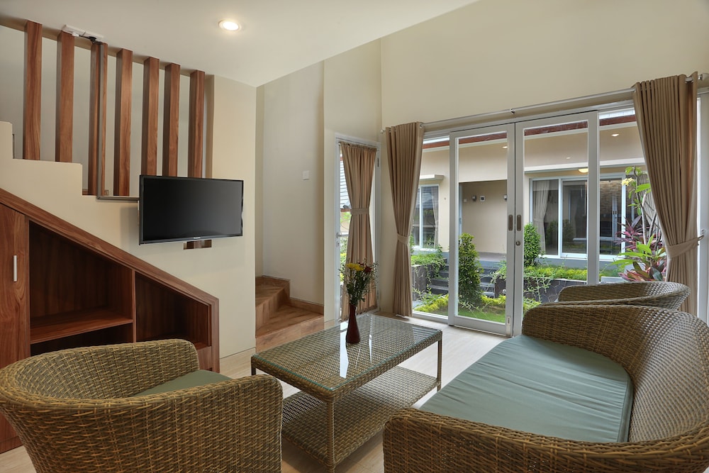 Junior Suite, 1 Bedroom - Photo 2