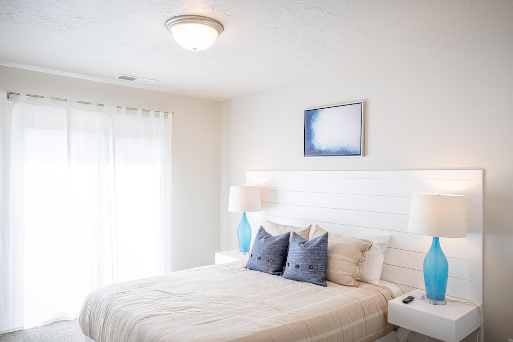 Townhome, Multiple Beds (Solara Escape)