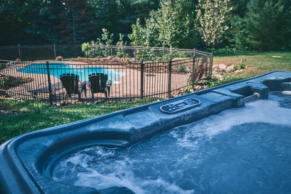 Executive Plus 44 - Majestic log Chalet With hot tub Sauna Heated Pool and Close to Activities, Kuva 11