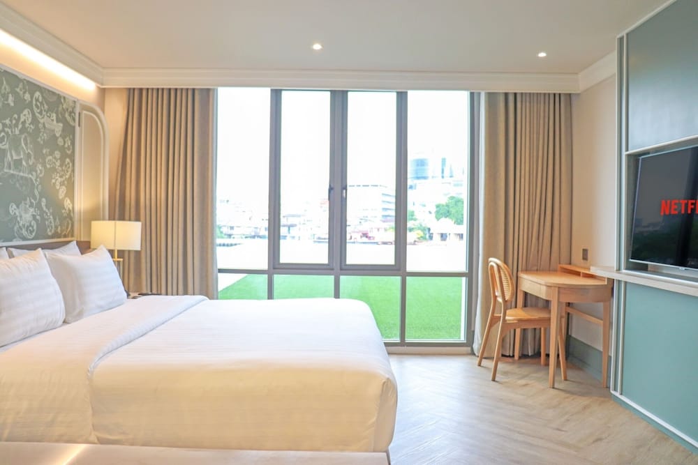 Quarter River View Room, King Bed