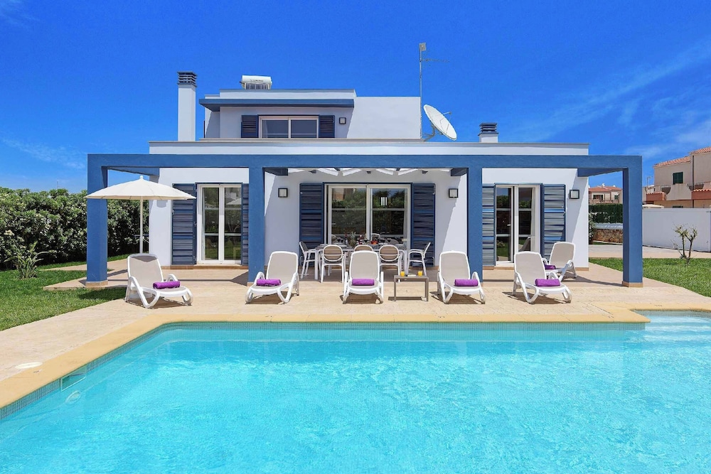 Villa (6 Bedrooms)