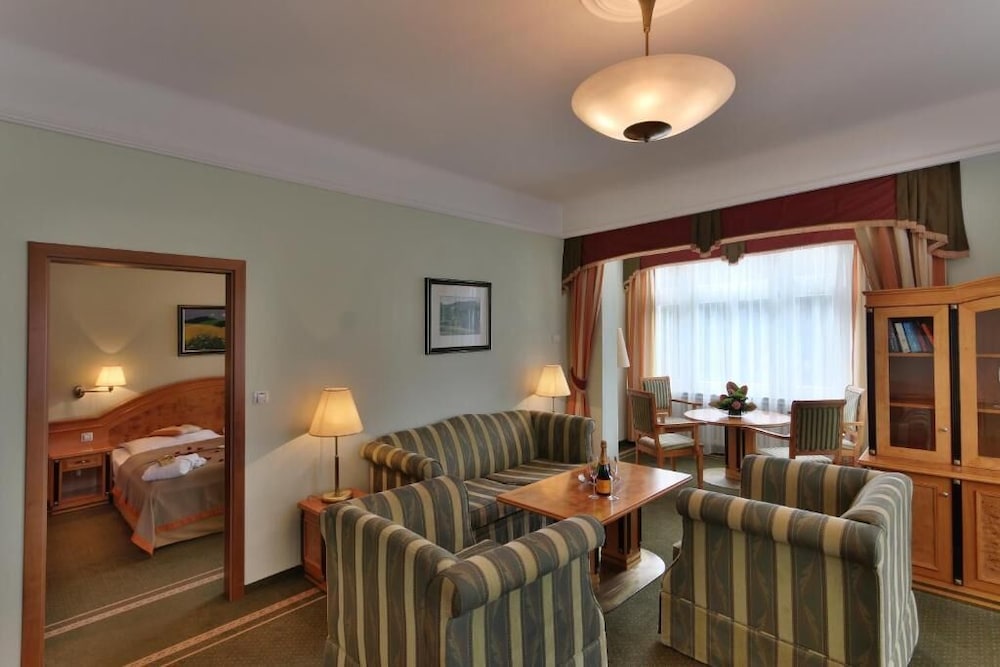 Suite, 1 Bedroom photo 3