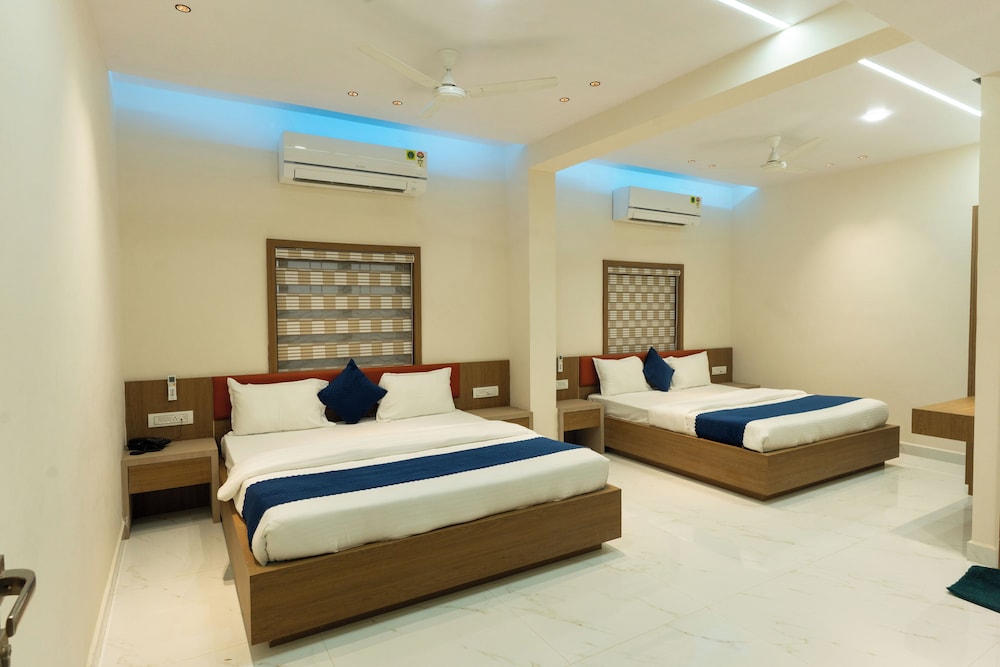 Royal Room, Multiple Beds