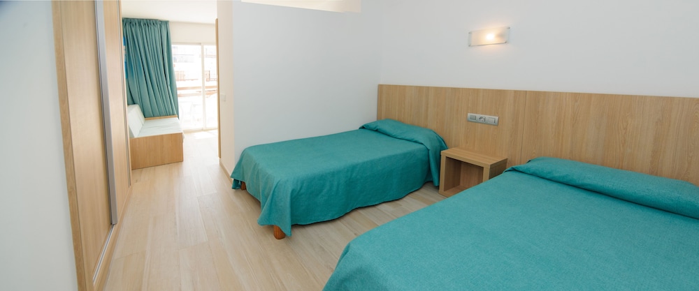 Studio, 2 Twin Beds - Photo 1
