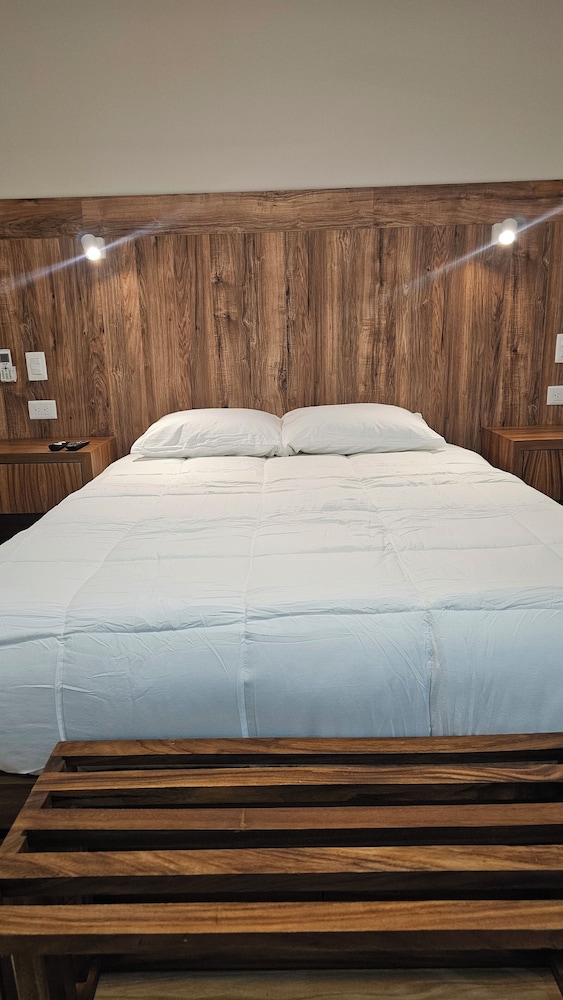 Deluxe Room, 1 Queen Bed