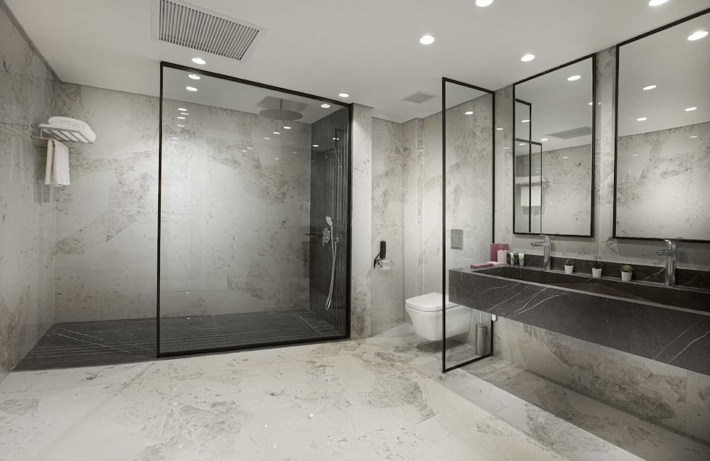 Royal Suite - Photo 3