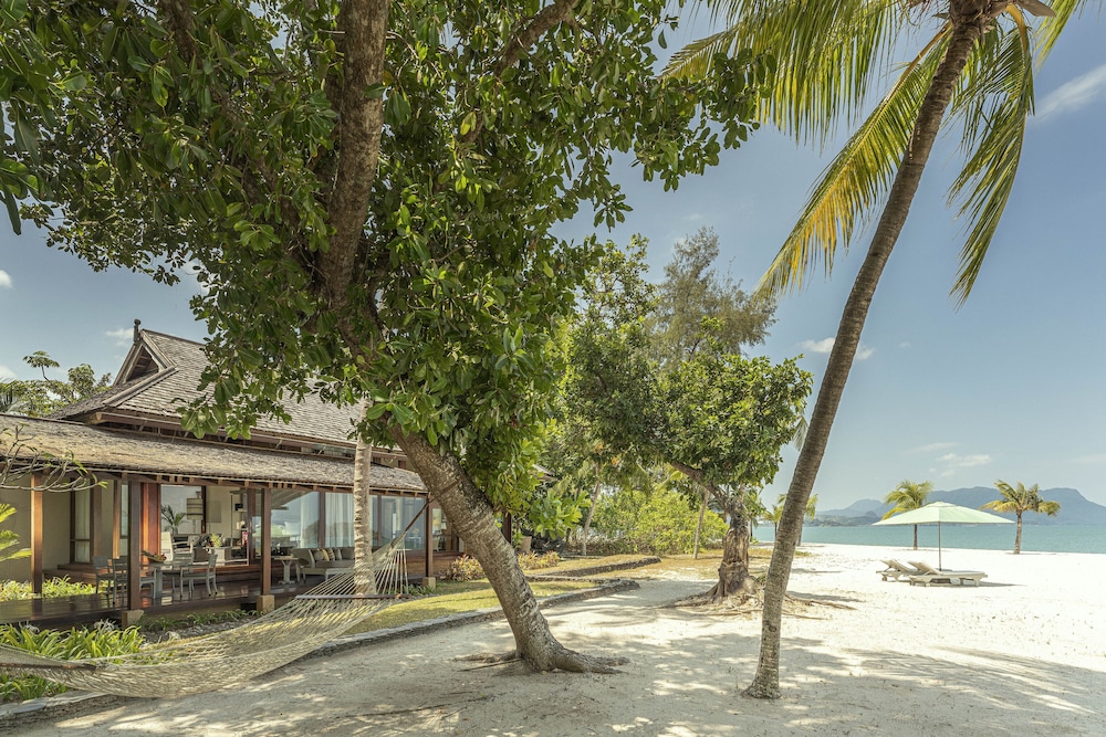 Family Beach Villa with Plunge Pool - Photo 7