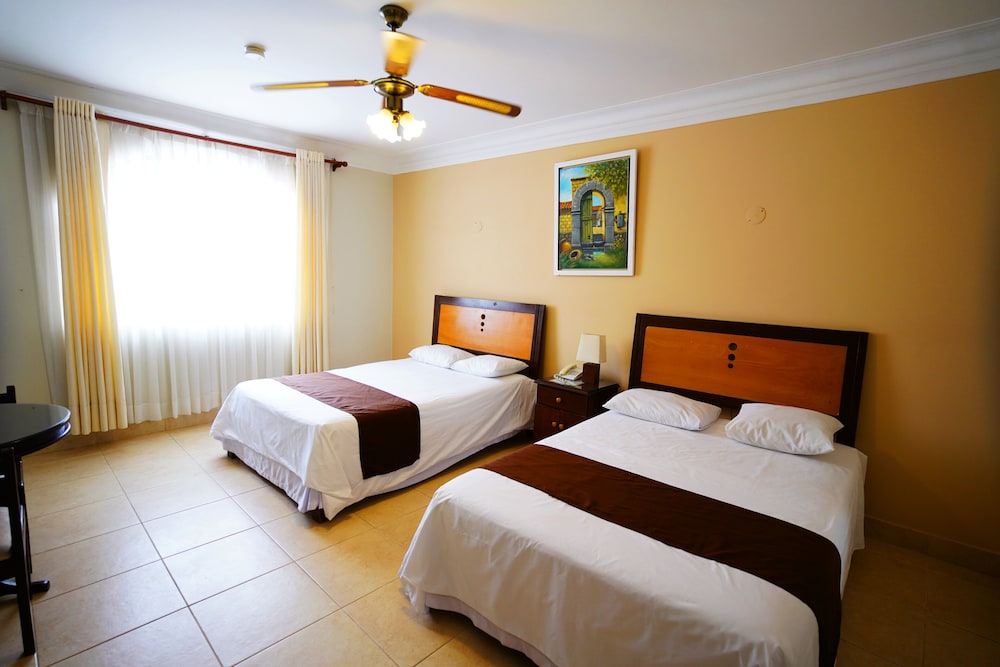 Twin Room, 2 Double Beds photo 3