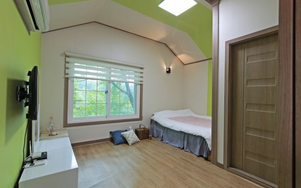 Room (Small 4 (Individual Terrace)) photo 1
