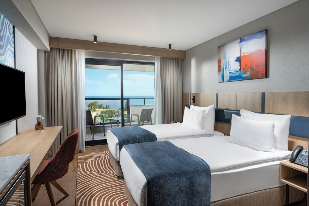 Superior Room with 2 Single Beds, Sea View - Photo 1