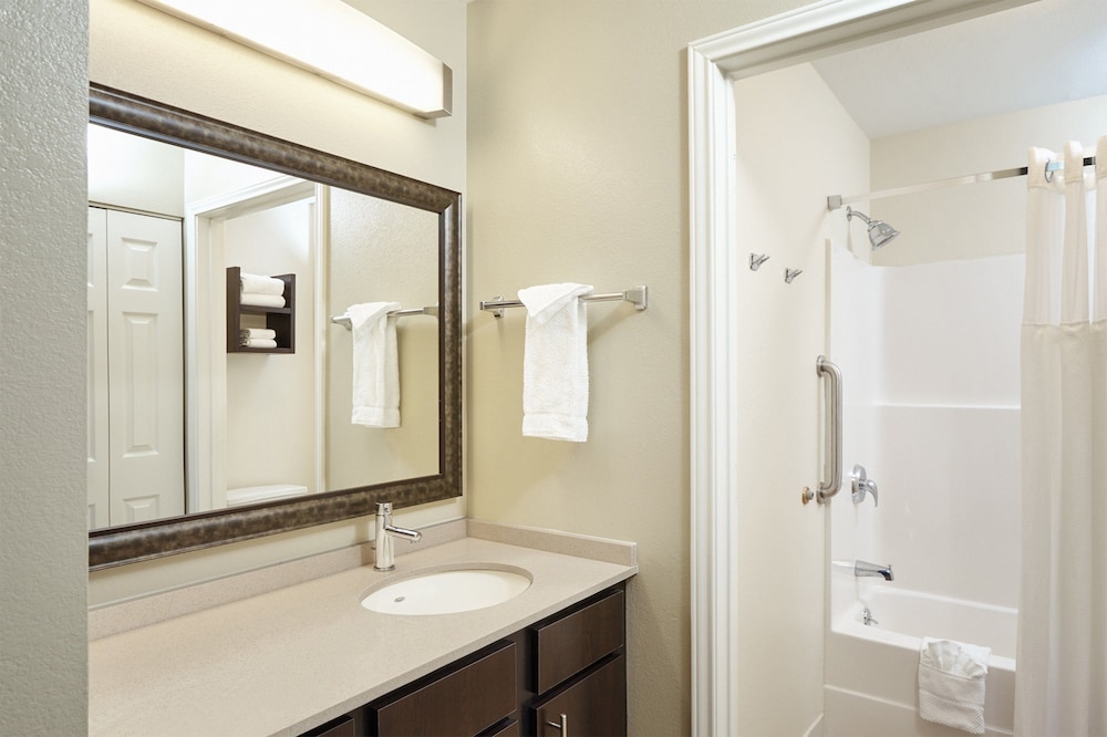 Suite, 2 Bedrooms, Kitchen - Photo 6