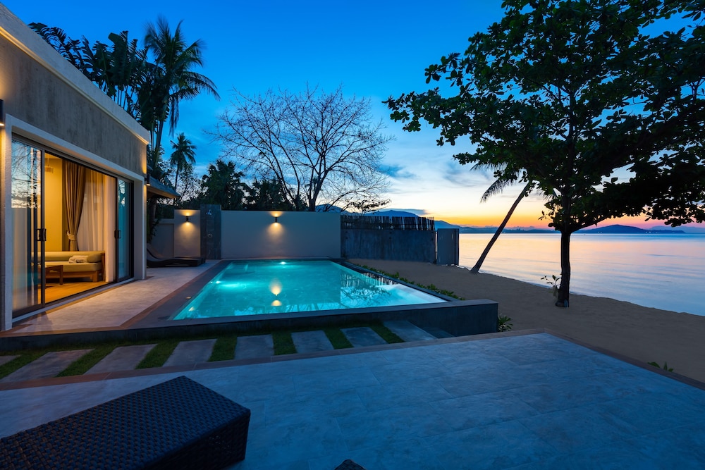 2 Bedroom Beachfront Family Pool Villa - Photo 8