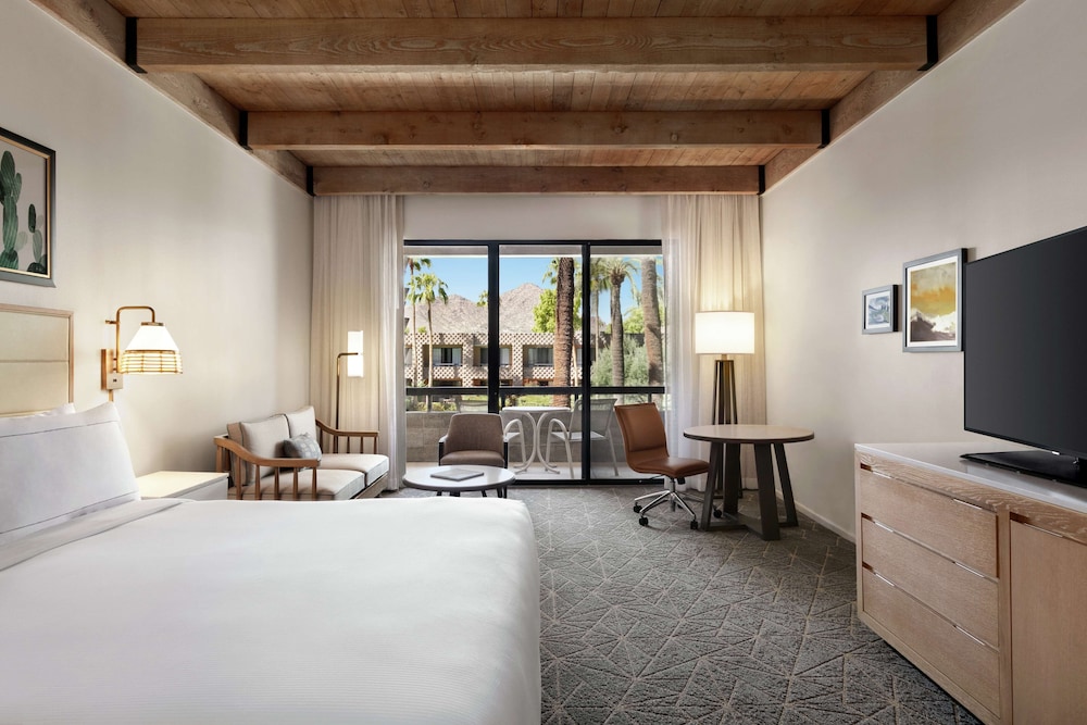 Room, 1 King Bed (Patio Or Balcony View Room) - Photo 7