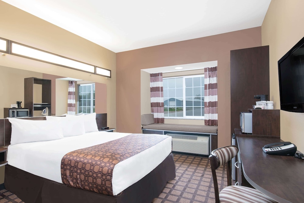 Room, 1 Queen Bed, Accessible, Non Smoking - Photo 2