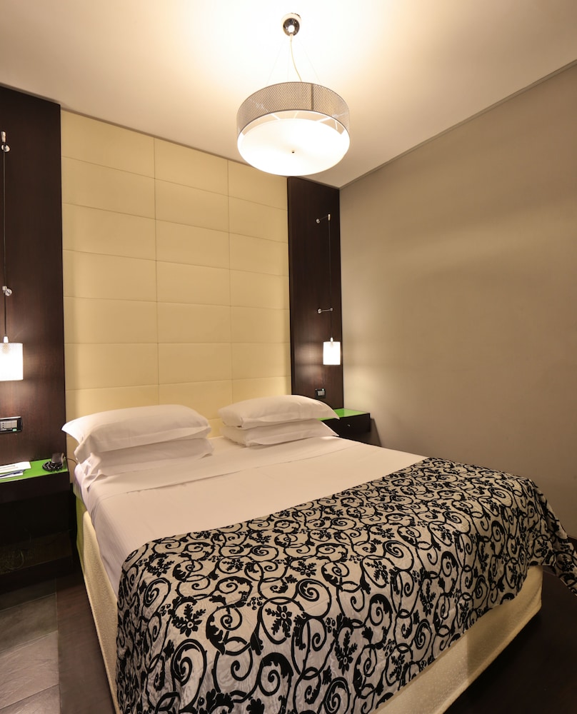 Standard Triple Room, 1 Queen Bed