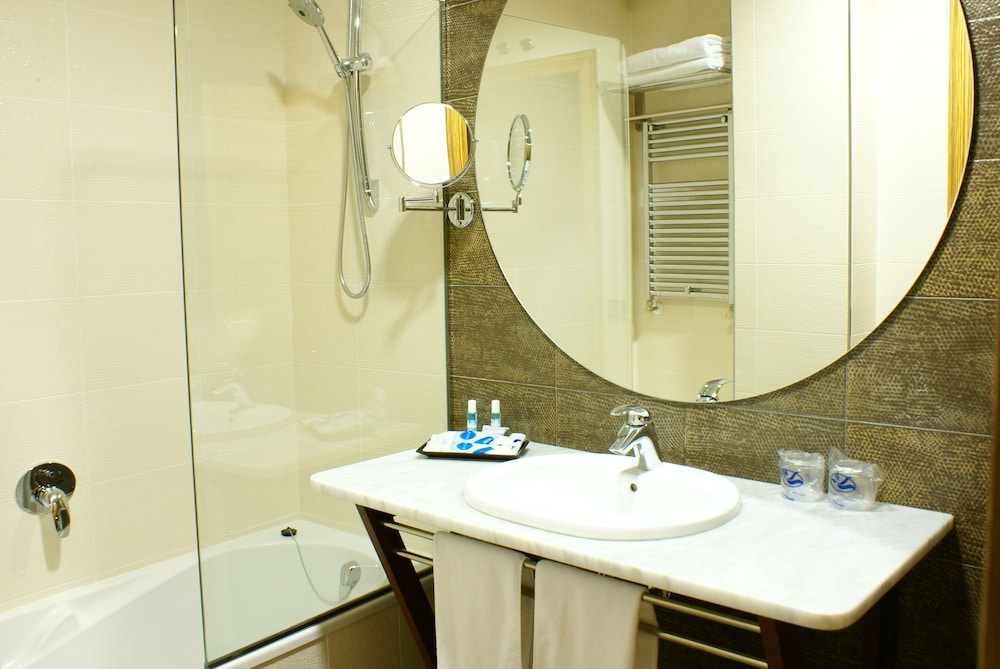 Triple Room (3 Adults)