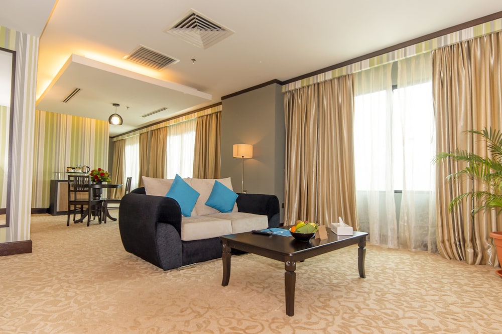 Executive Suite, 1 King Bed photo 3