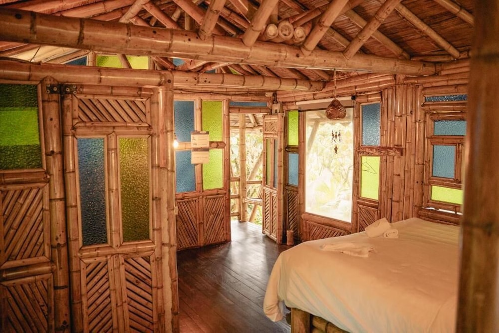 Superior Bungalow, 1 Queen Bed photo 3