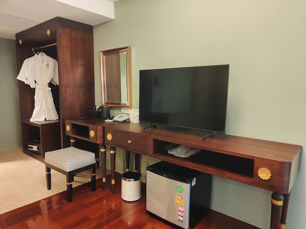 Deluxe Double Room, Corner photo 3