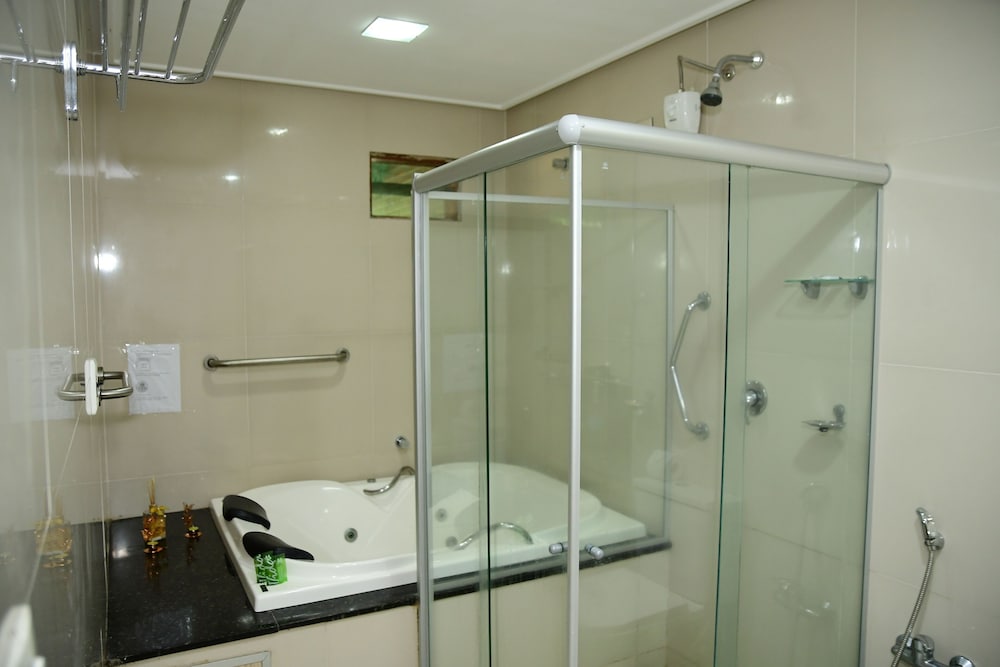 Luxury Room, Jetted Tub photo 3