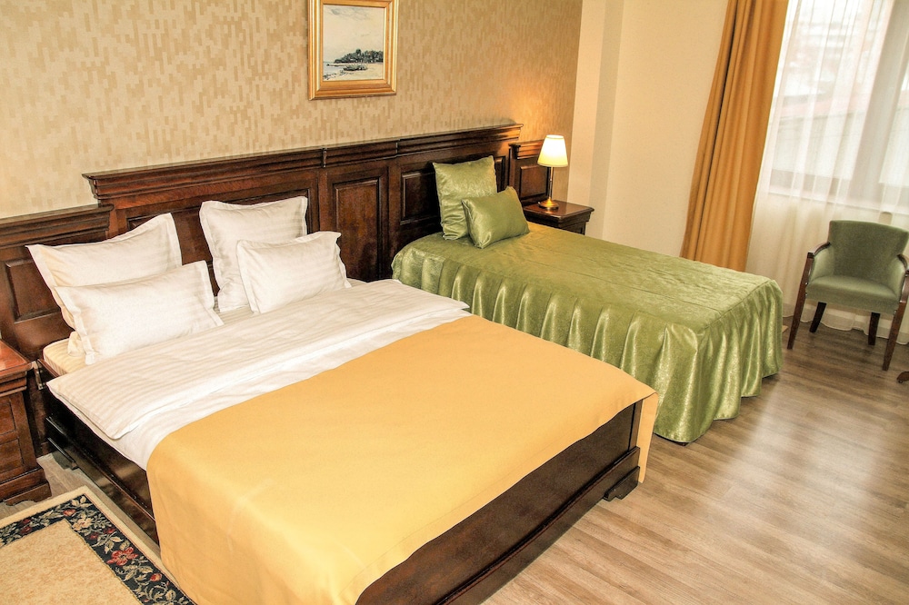 Standard Room (King)