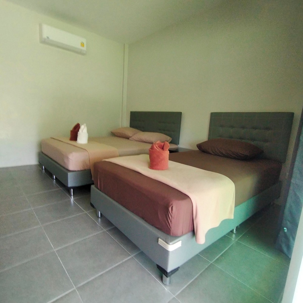 Deluxe Twin Room - Photo 10