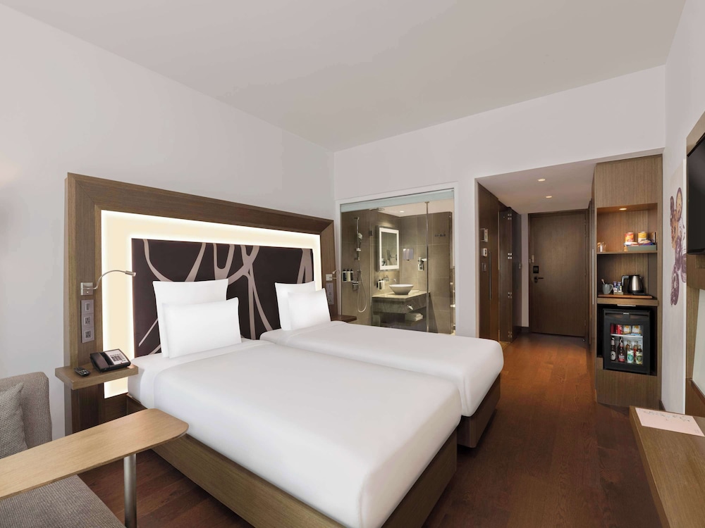 Superior Room, 2 Twin Beds thumbnail 5
