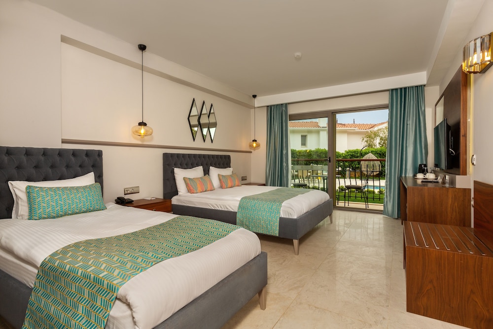 Family Room, Pool View