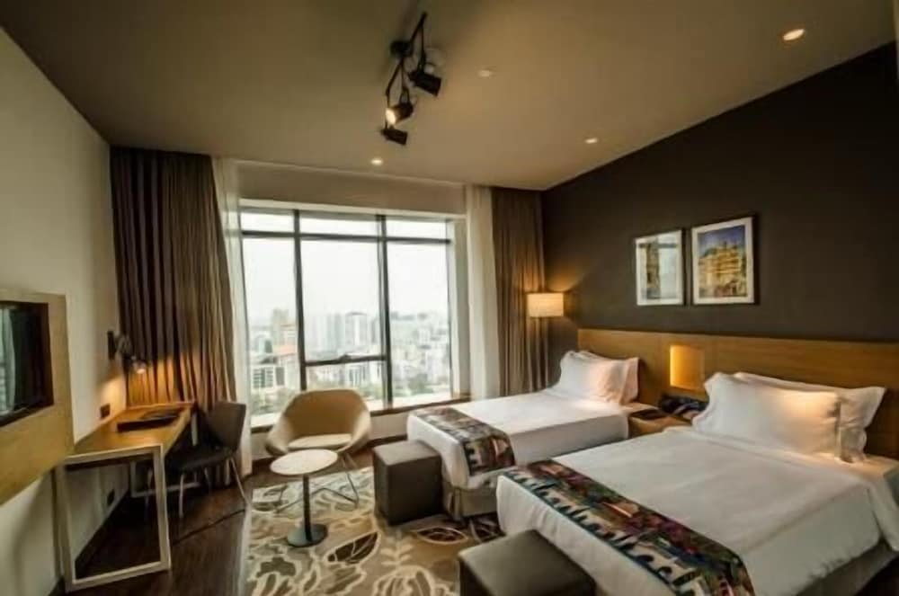 Business Double or Twin Room, 1 Bedroom, City View photo 3