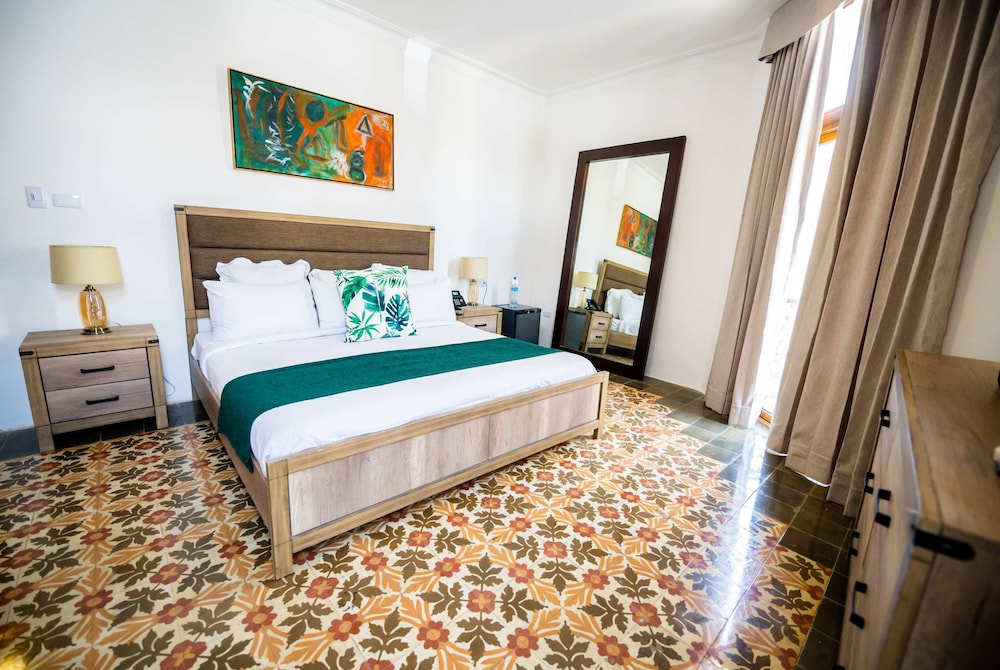 Room, 1 Queen Bed, Non Smoking, Balcony (Colony Building) photo 1