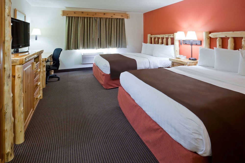 Superior Suite, 1 Bedroom, 2 Queen Beds, Fireplace, Balcony, Non Smoking photo 3