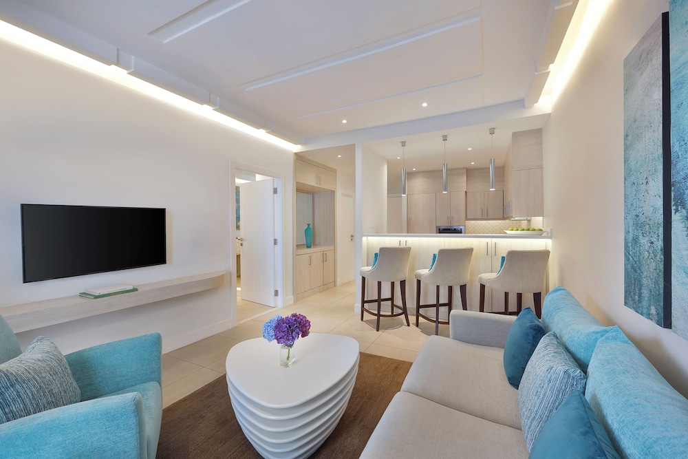 1 Bedroom Apartment with Balcony, Beach & Rooftop Infinity Pool Access, Shuttle to Mall Of Emirates photo 3