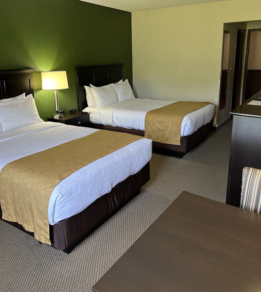 Room, 2 Double Beds, Non Smoking - Photo 4