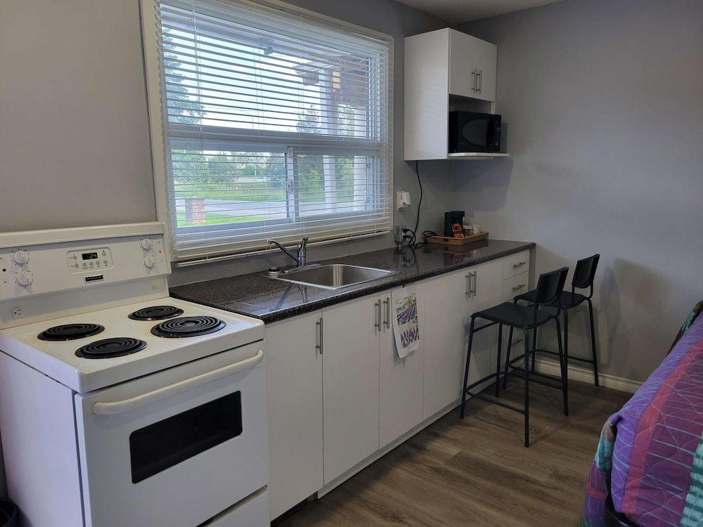 Suite, 2 Queen Beds, Non Smoking, Kitchen photo 3