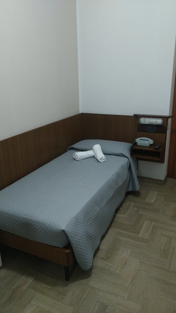 Basic Single Room