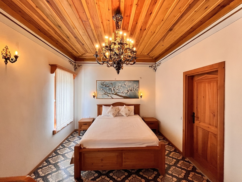 Deluxe Double Room, Courtyard View