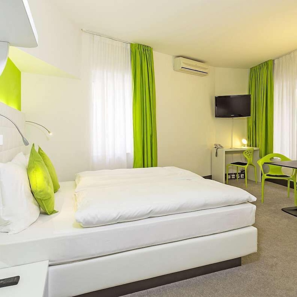 Deluxe Room with King Bed, accessible by the elevator