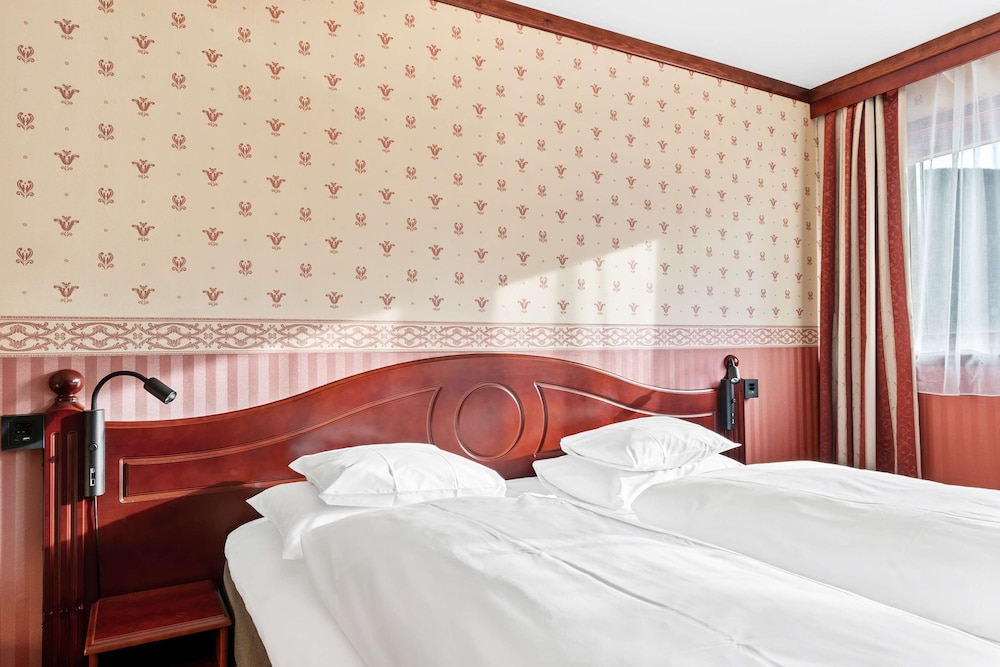 Junior Suite, Multiple Beds, Non Smoking photo 2