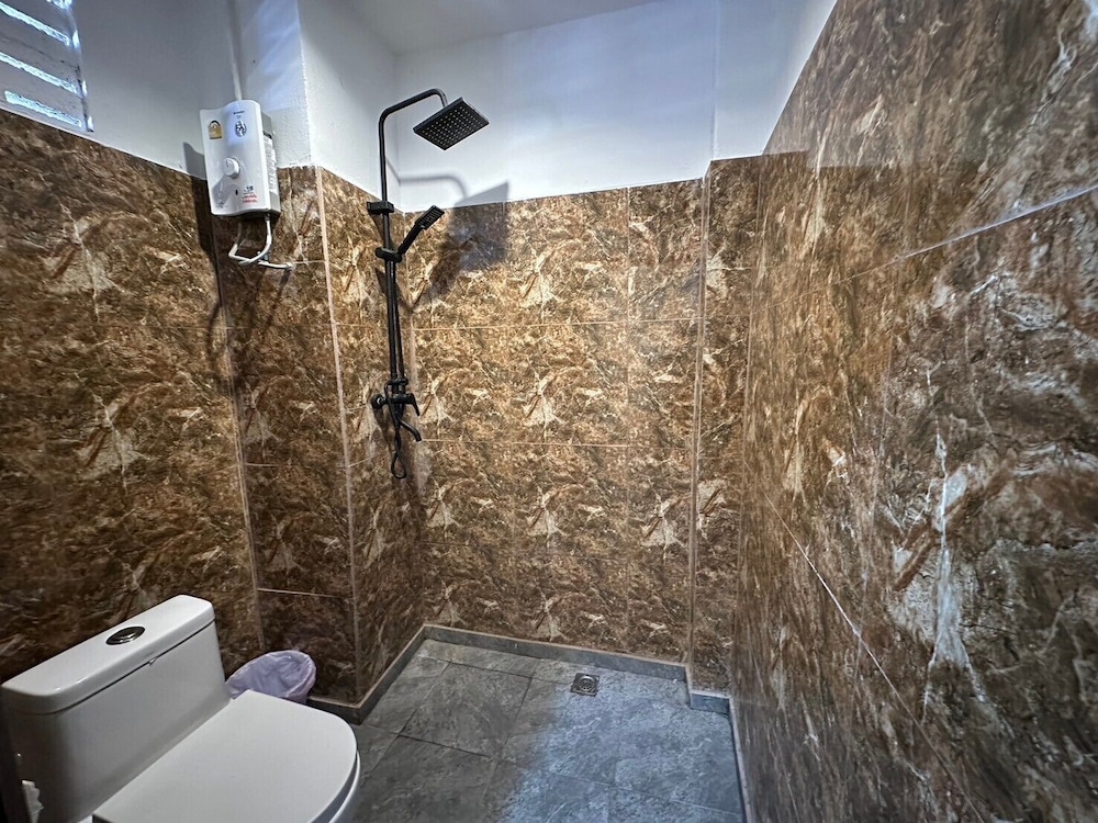 Standard Triple Room - Photo 8