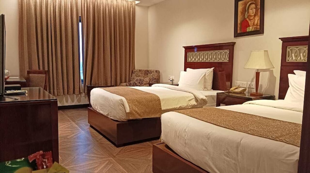 Premium Twin Room photo 3