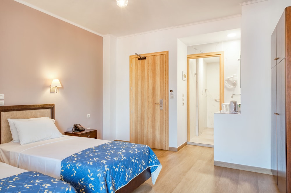 Standard Twin Room - Photo 5