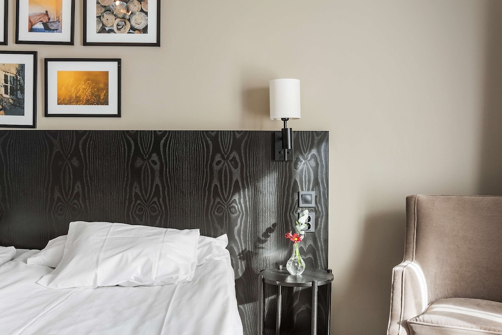 Junior Suite, 2 Twin Beds, Non Smoking (with Sofabed) photo 2