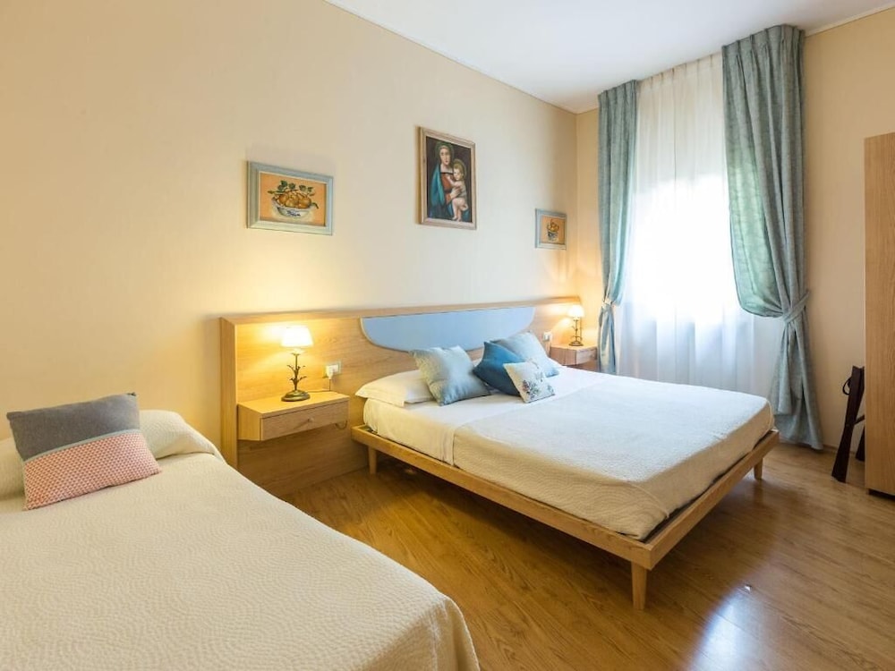 Triple Room (1)