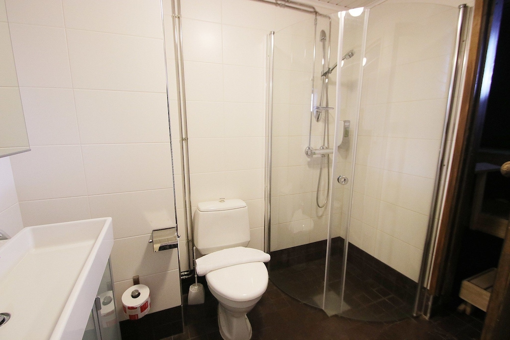 Standard Twin Room, Annex Building (With Shower) photo 3