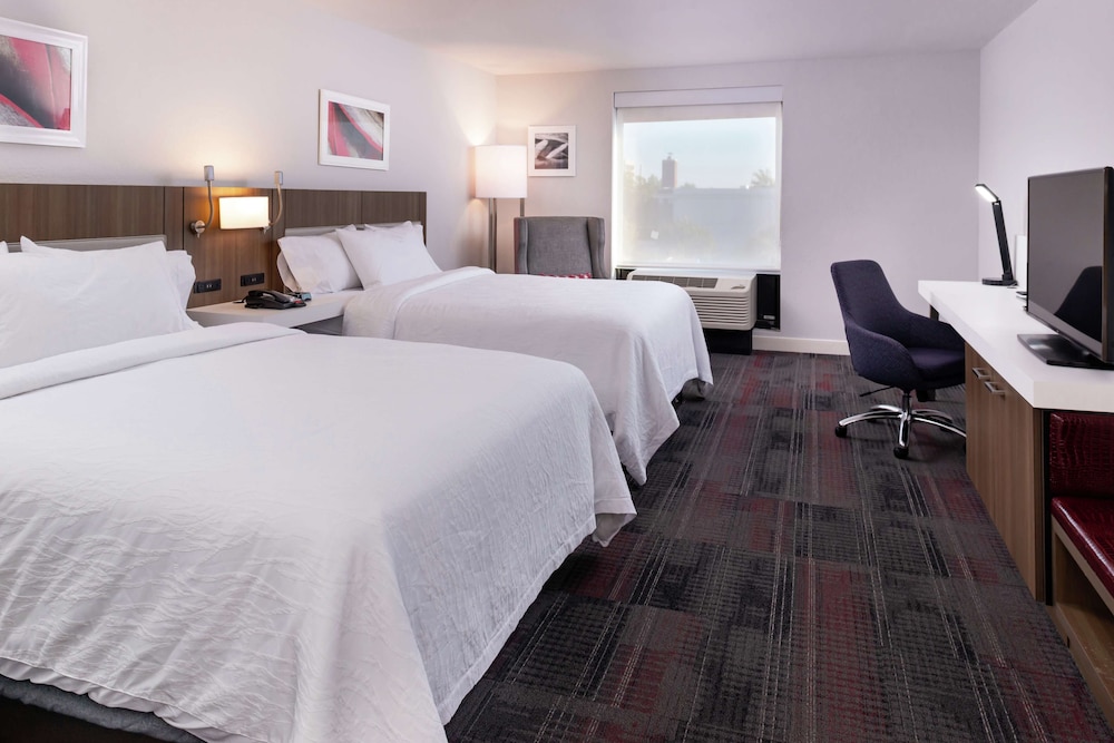 Room, 2 Queen Beds, Accessible, Bathtub (Mobility) photo 2