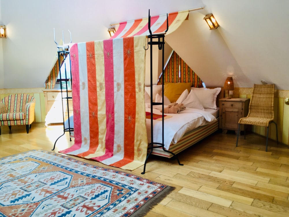 Honeymoon Studio Suite, Balcony, Garden Area photo 1