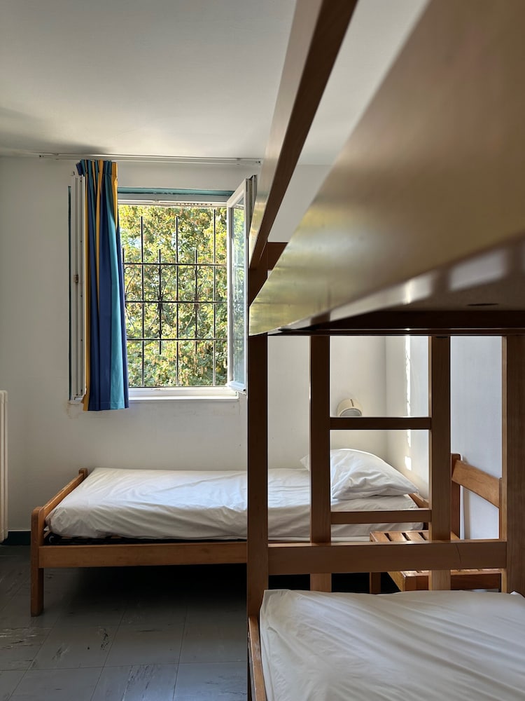Basic Shared Dormitory (Bed in Female Shared Room) photo 1