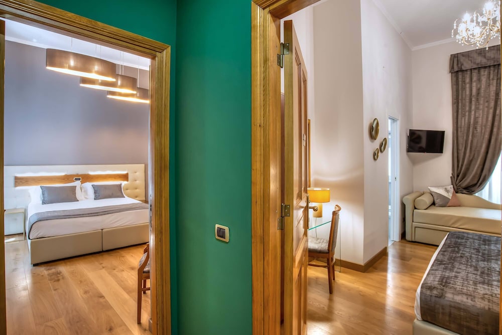 Classic Quadruple Room photo 2