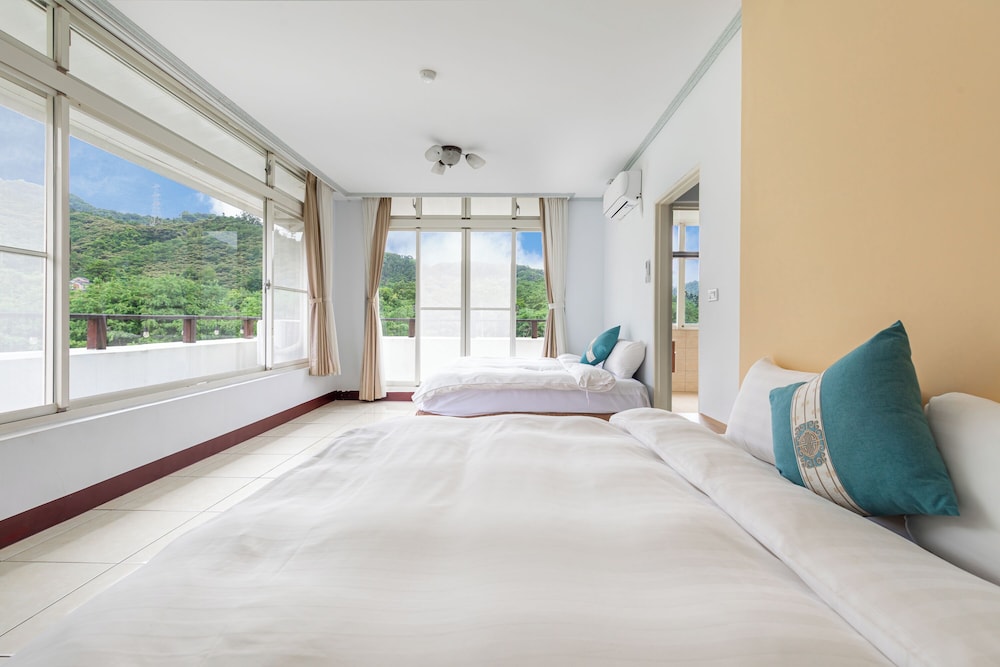Quadruple Room with Balcony photo 1