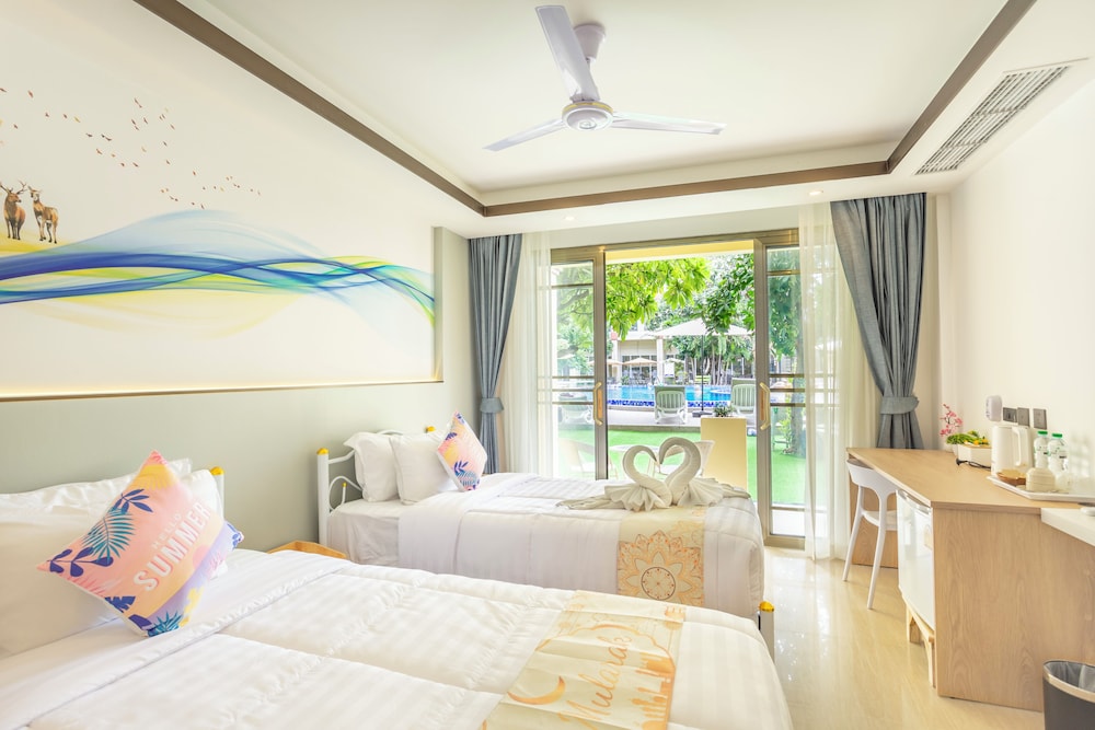 Deluxe Double or Twin Room, Pool Access